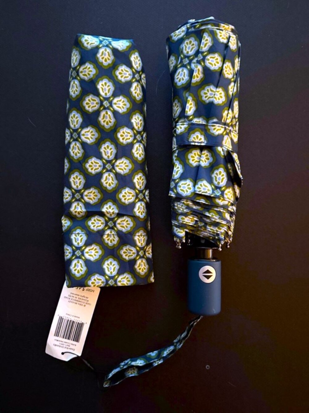 Vera Bradley Butter Cookie Medallion Folding Umbrella NWT